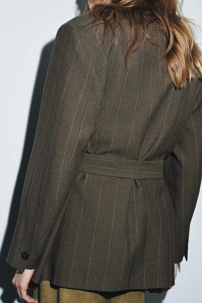 Пиджак в полоску с поясом ZARA