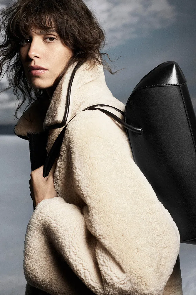 Сумка Eastside Bowling Bag COS