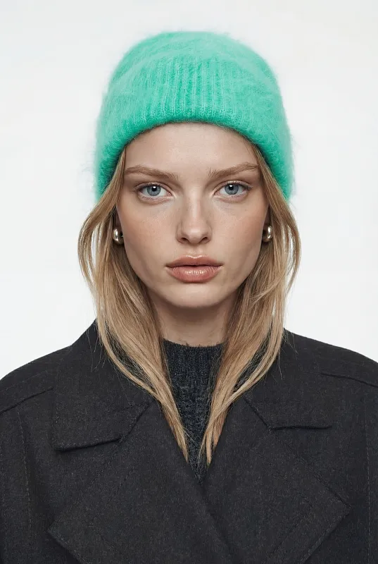 Шапка-бини из мохера