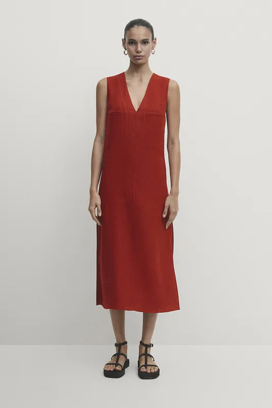 Платье миди с v-образным вырезом