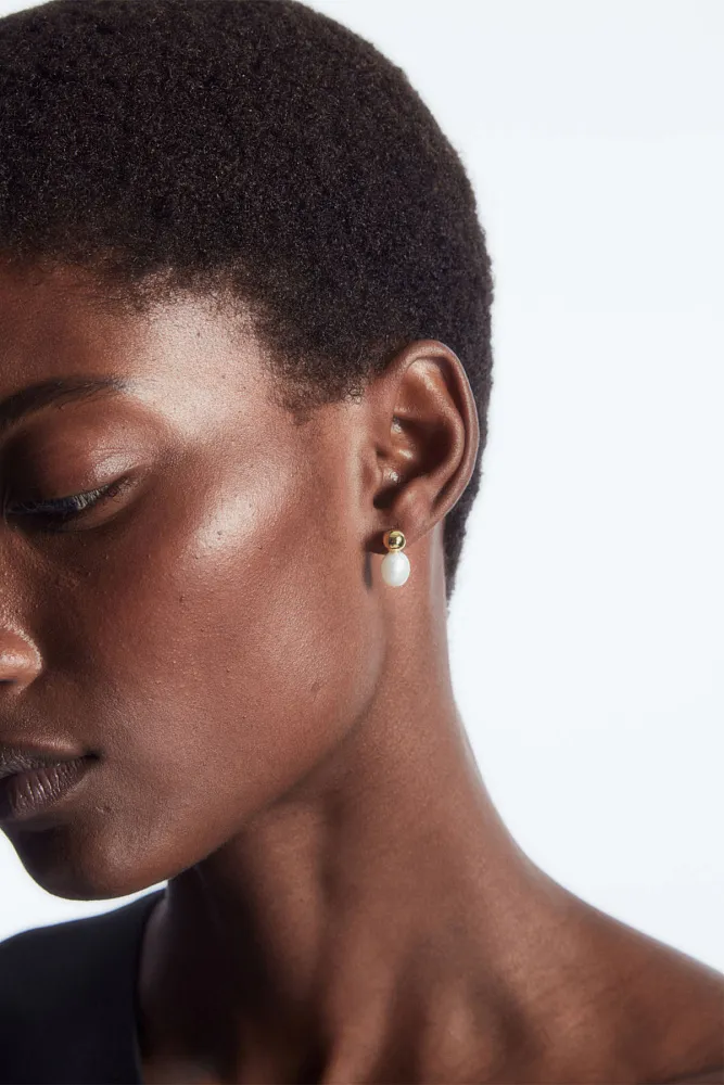 Серьги с жемчугом COS