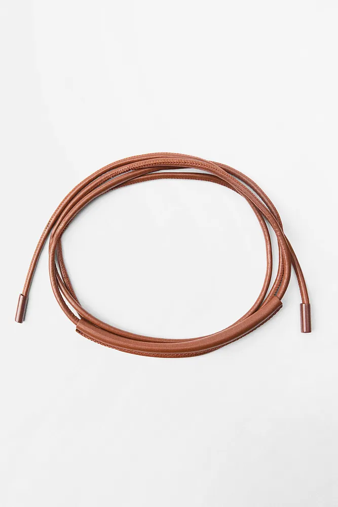 Кожаный трубчатый ремень ZARA