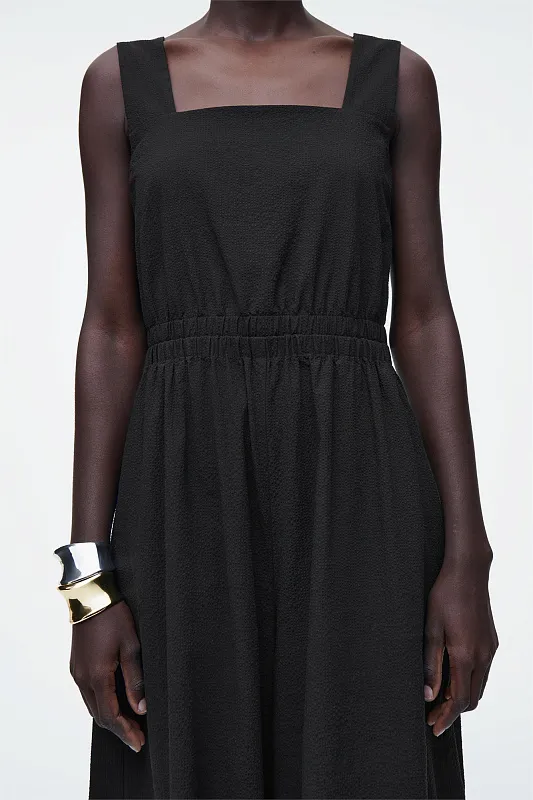 Комбинезон из ткани сирсакер COS   Комбинезон из ткани сирсакер COS