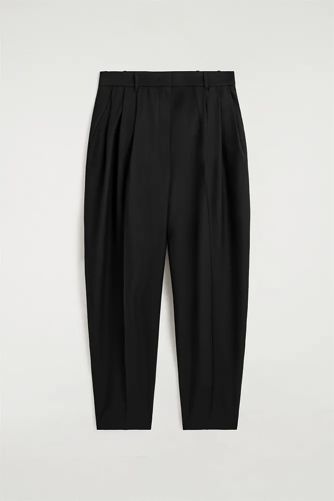 Брюки "тюльпан" из шерстяной смеси со складками COS