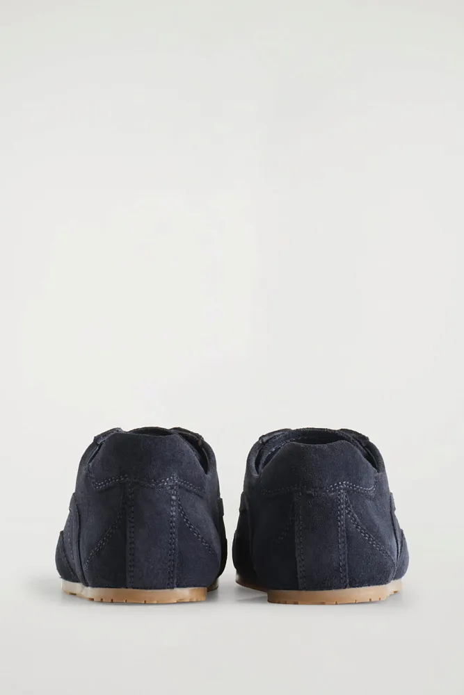 Кожаные кроссовки COS