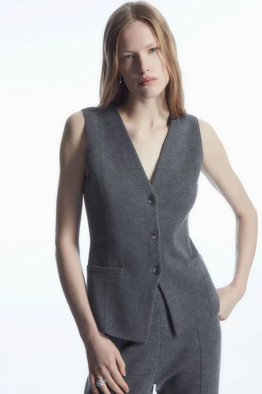 Длинный трикотажный жилет