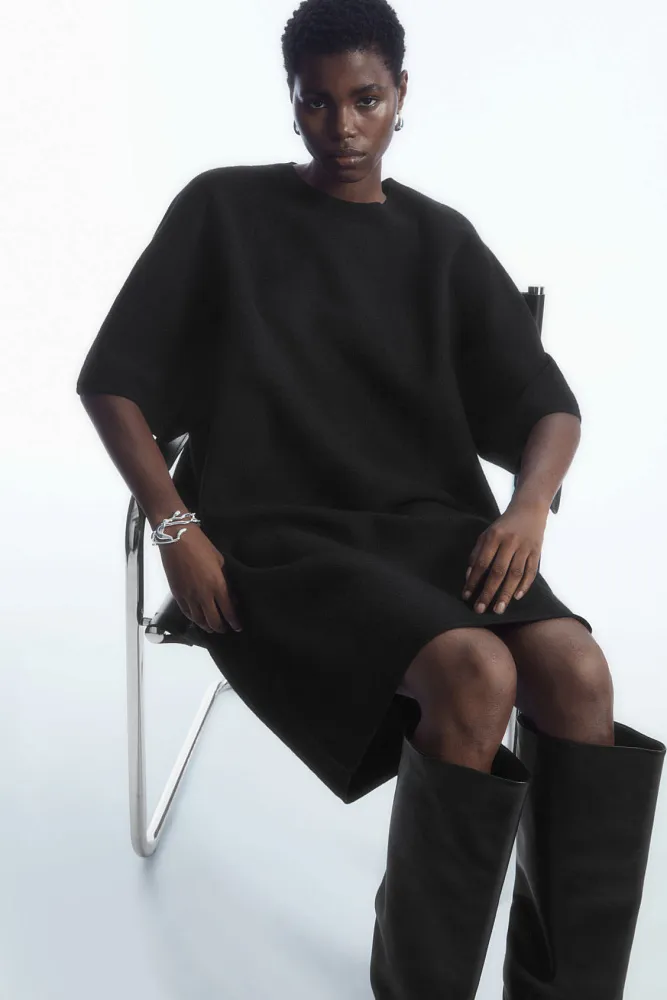 Платье-футболка oversize из шерсти