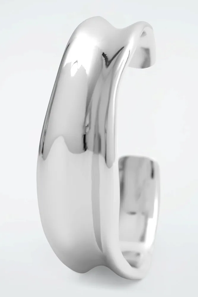 Тонкий скульптурный браслет COS