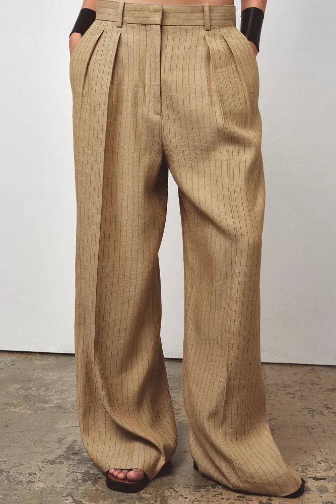 Брюки из льняной смеси с защипами ZARA