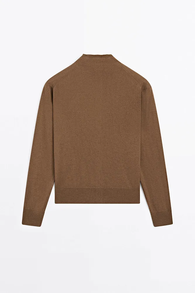 Шерстяной кардиган с воротником-стойкой MASSIMO DUTTI