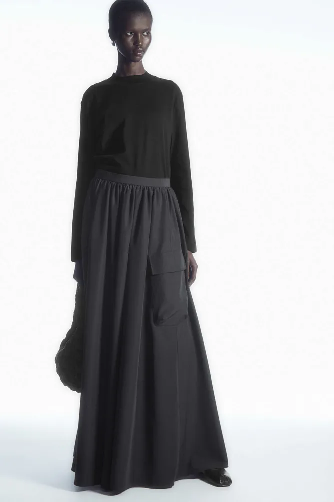 Свободный лонгслив COS