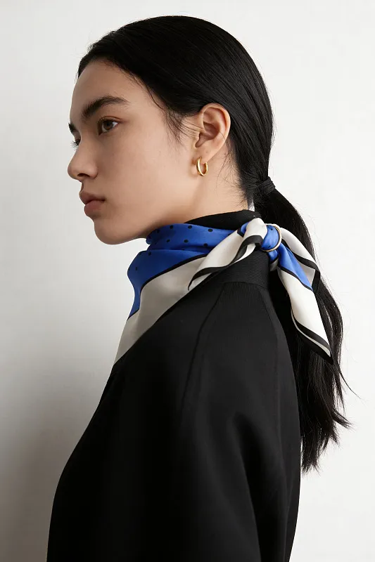 Шелковый платок в горошек COS Шелковый платок в горошек COS