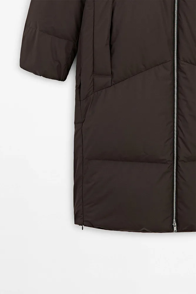 Длинный пуховик из технологичной ткани MASSIMO DUTTI
