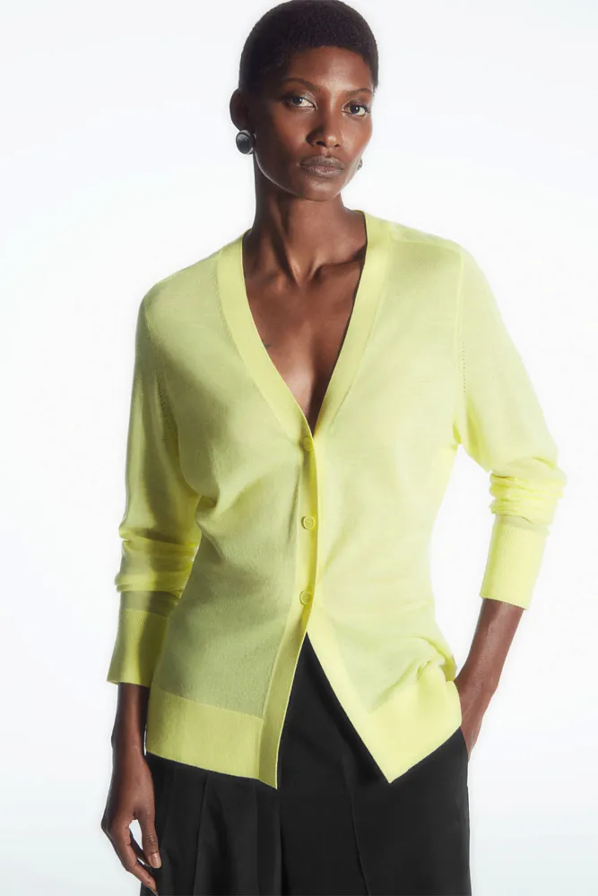 Шерстяной кардиган с v-образным вырезом COS