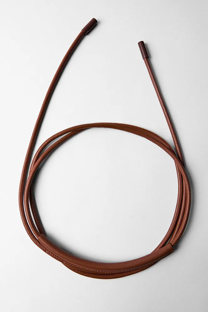 Кожаный трубчатый ремень ZARA