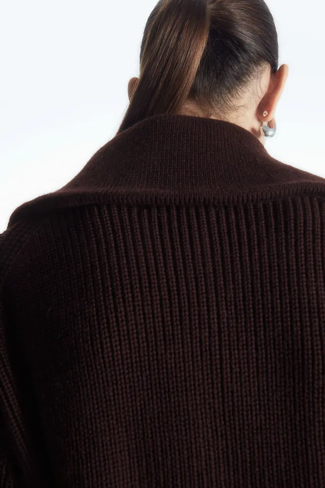 Свитер на молнии COS