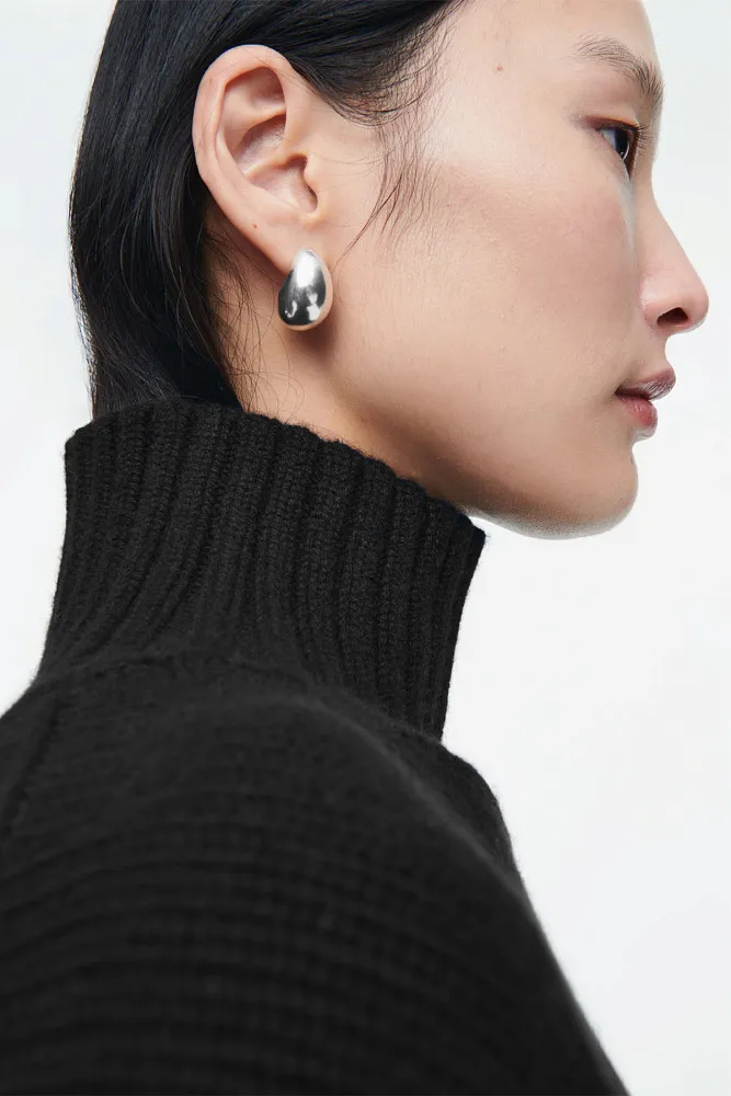 Свитер из плотного кашемира COS