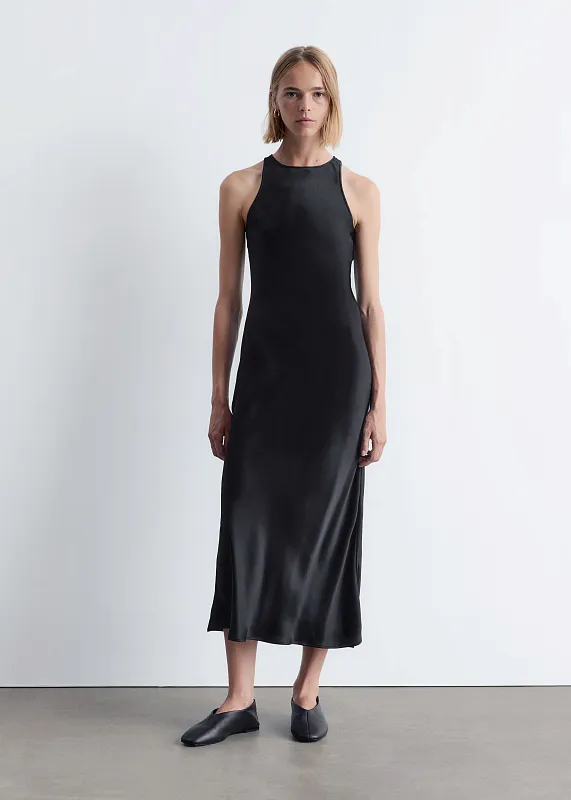 Атласное платье миди