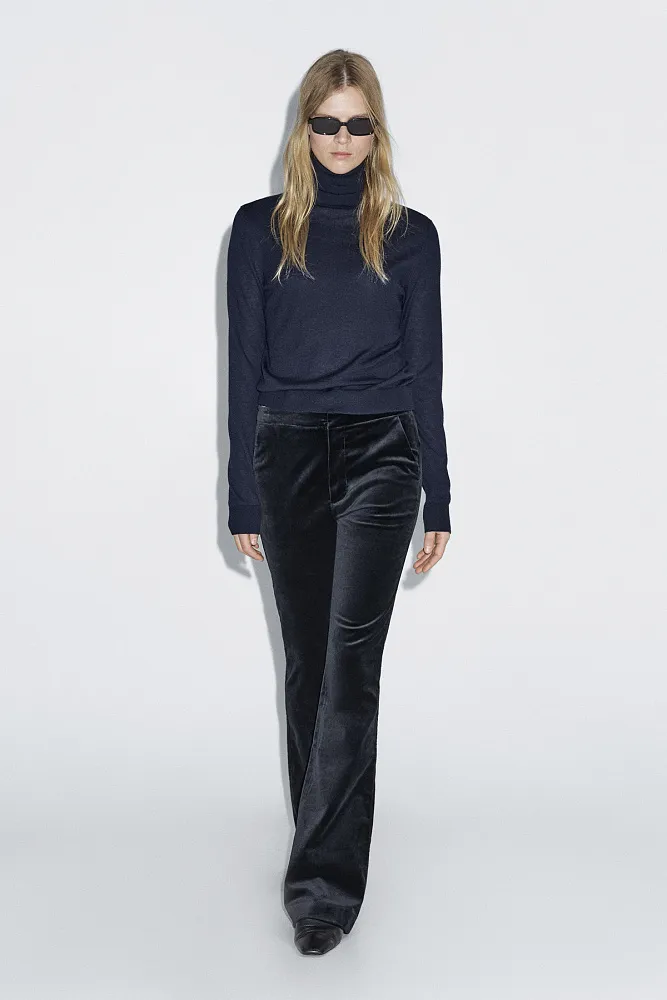 Узкие расклешенные брюки из бархата MASSIMO DUTTI