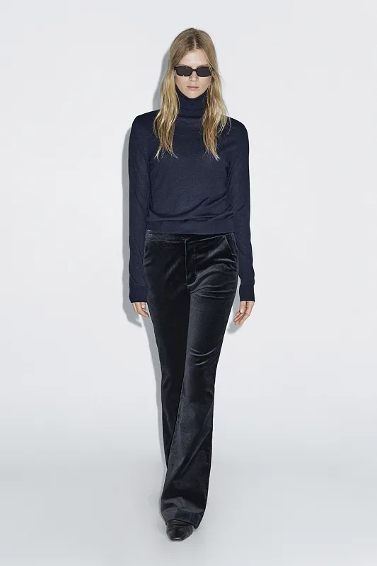 Узкие расклешенные брюки из бархата MASSIMO DUTTI Узкие расклешенные брюки из бархата MASSIMO DUTTI