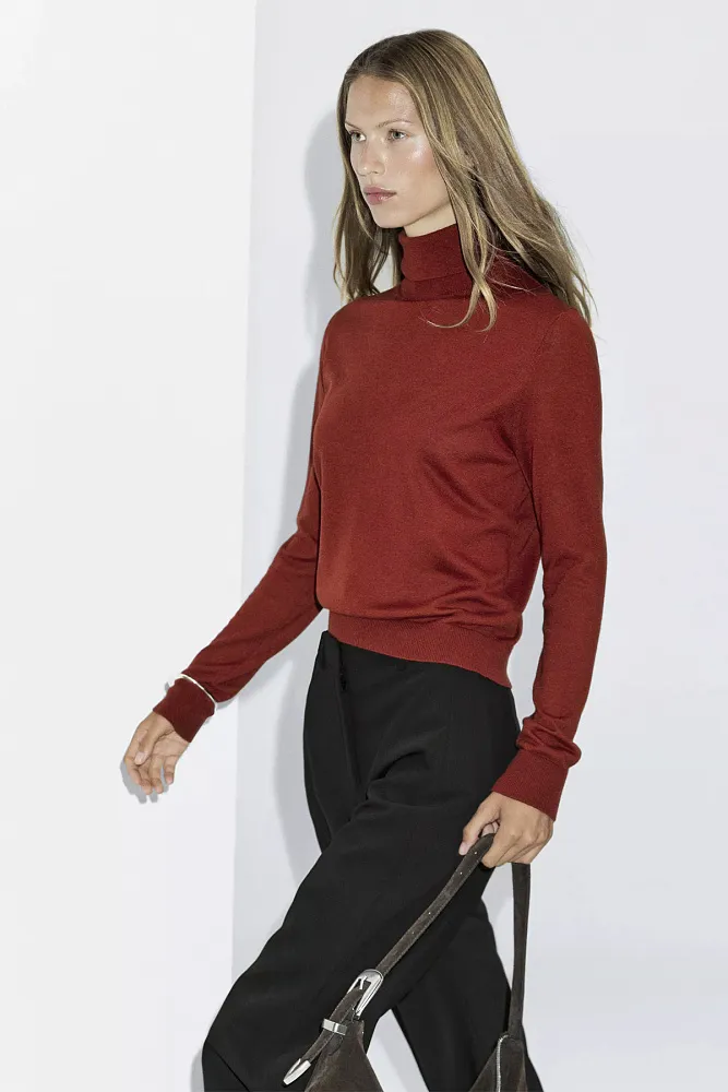 Водолазка из смесовой шерсти MASSIMO DUTTI