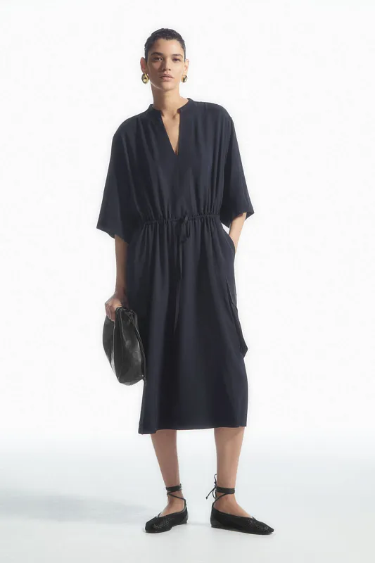 Платье из твила