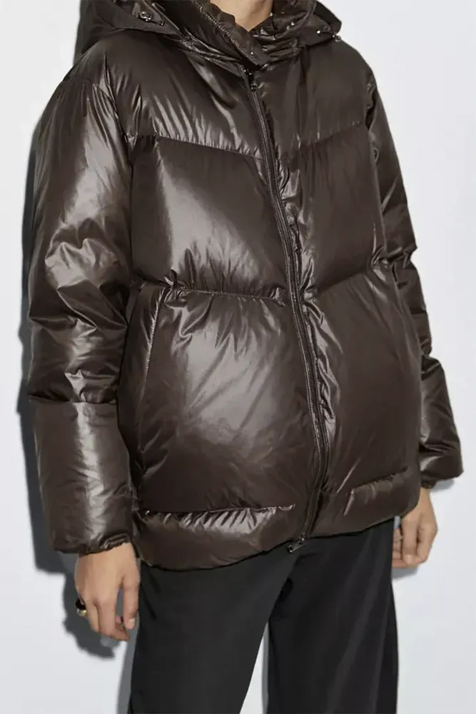 Блестящий водоотталкивающий пуховик со съемным капюшоном MASSIMO DUTTI