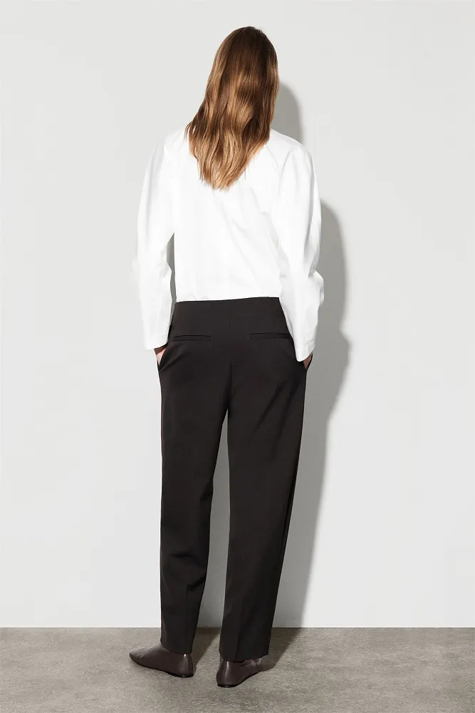 Брюки из шерсти с бочкообразными штанинами COS