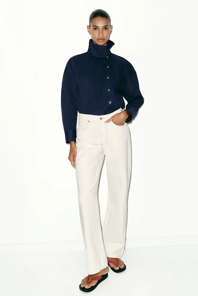 Прямые джинсы с высокой посадкой