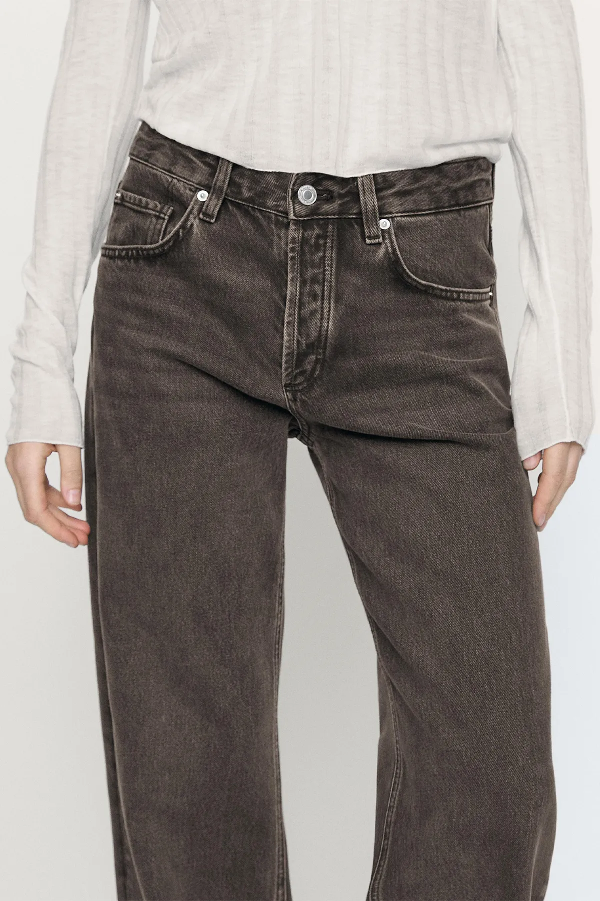 Широкие джинсы со средней посадкой MASSIMO DUTTI