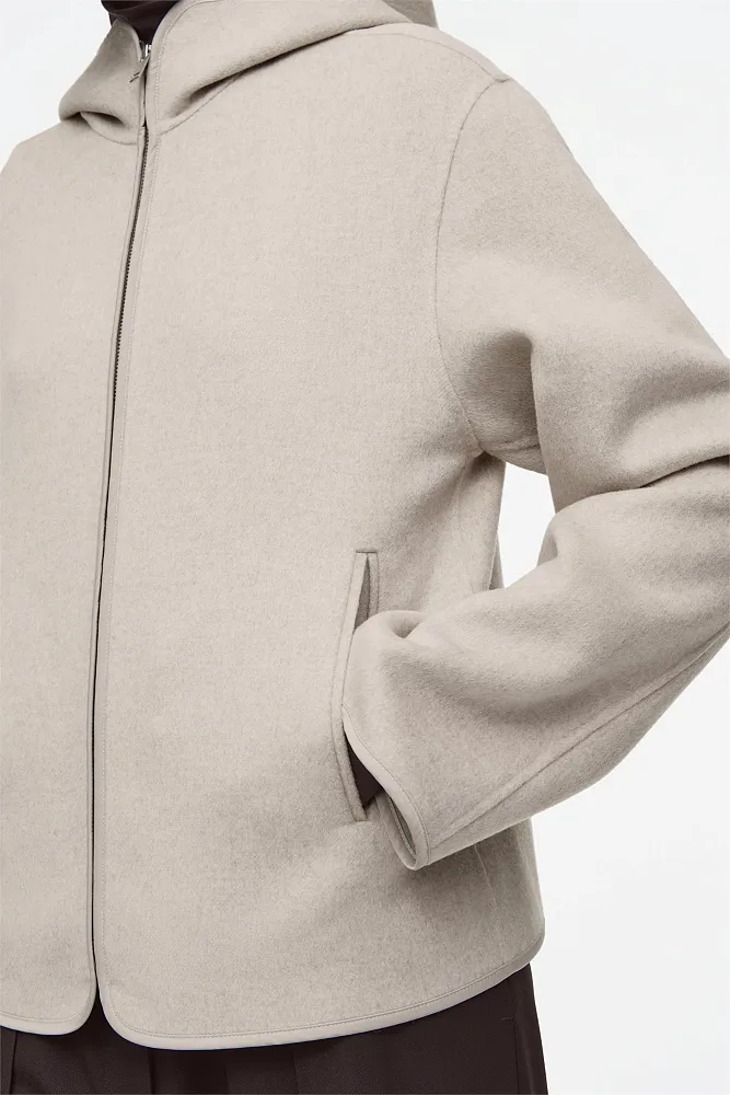 Шерстяная куртка с капюшоном COS