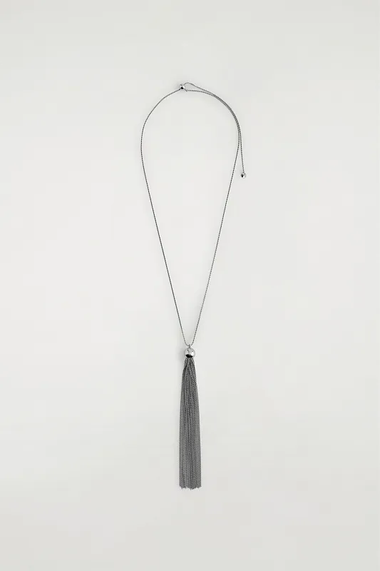 Ожерелье с подвеской из кисточек COS  