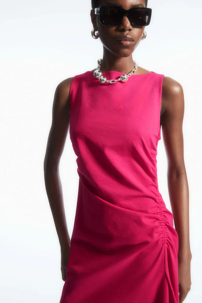 Асимметричное платье миди со сборкой COS