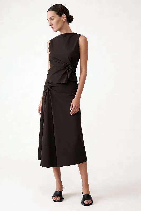 Трикотажная юбка миди с крученым элементом