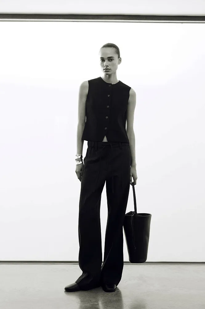 Вязаный хлопковый жилет COS