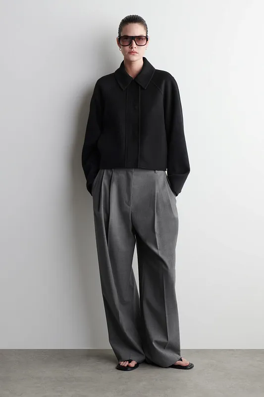 Короткий жакет из шерсти COS Короткий жакет из шерсти COS