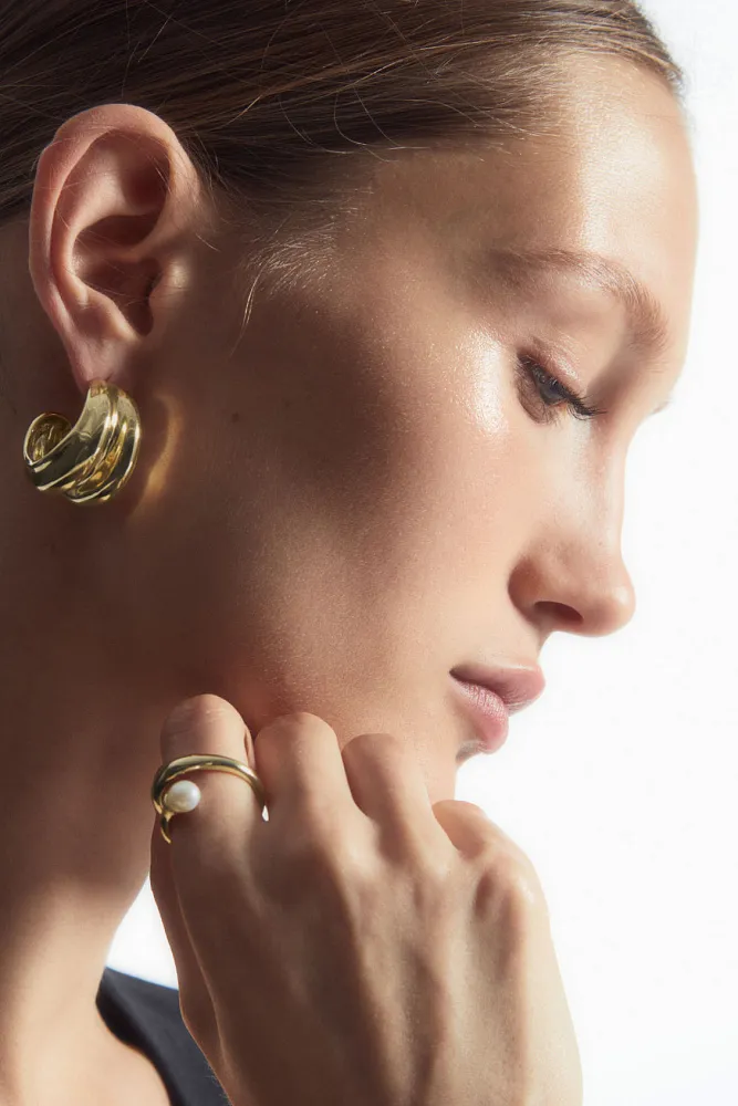 Кольцо с пресноводным жемчугом COS