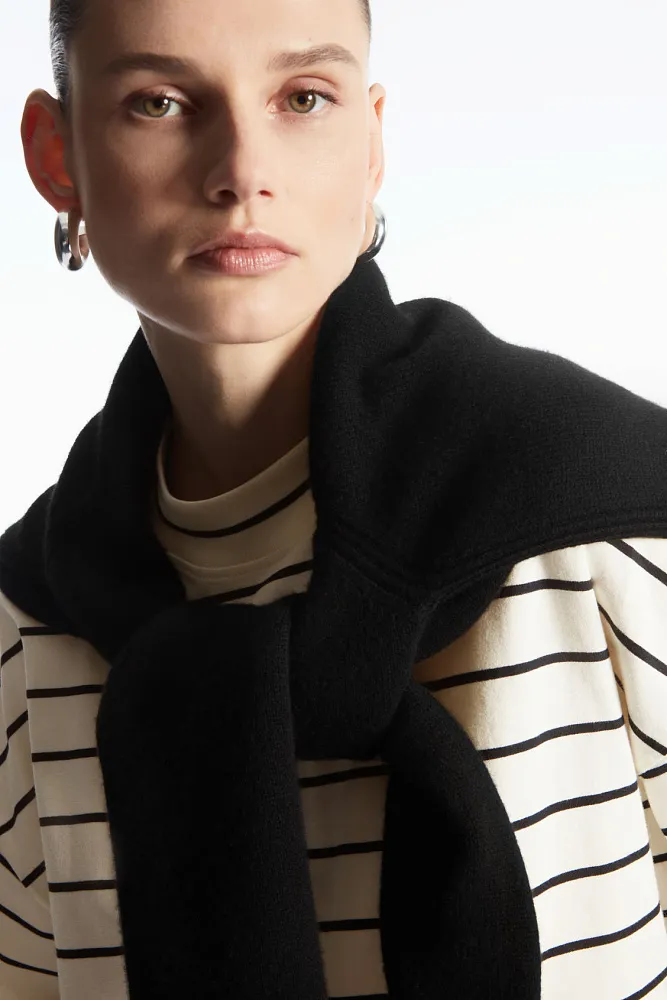 Футболка oversize COS