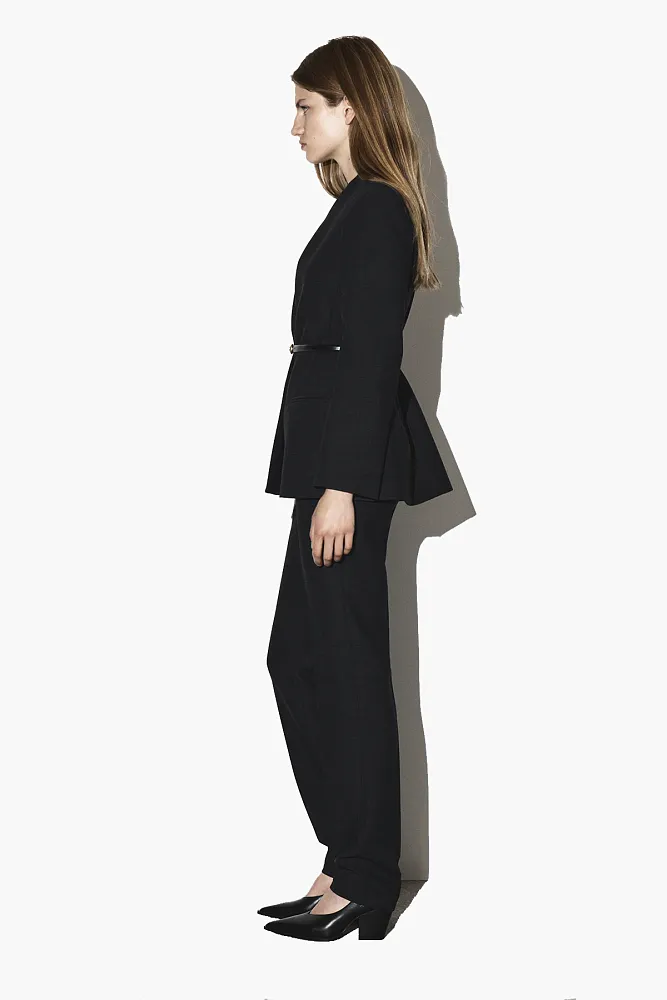 Приталенный пиджак без воротника COS