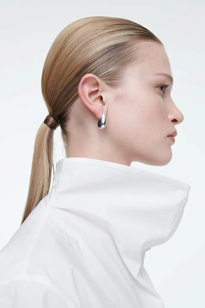 Массивные серьги-капли COS