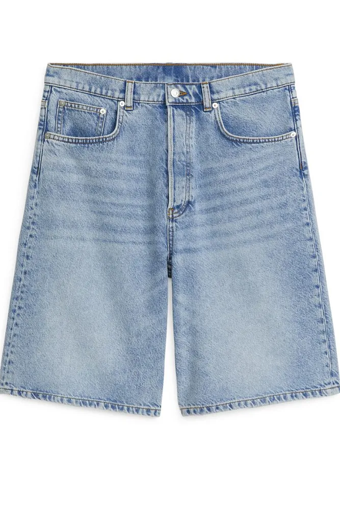 Свободные джинсовые шорты ARKET