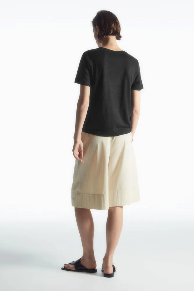 Льняная футболка COS