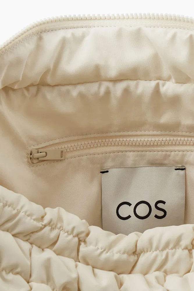 Стеганая сумка кроссбоди oversize COS