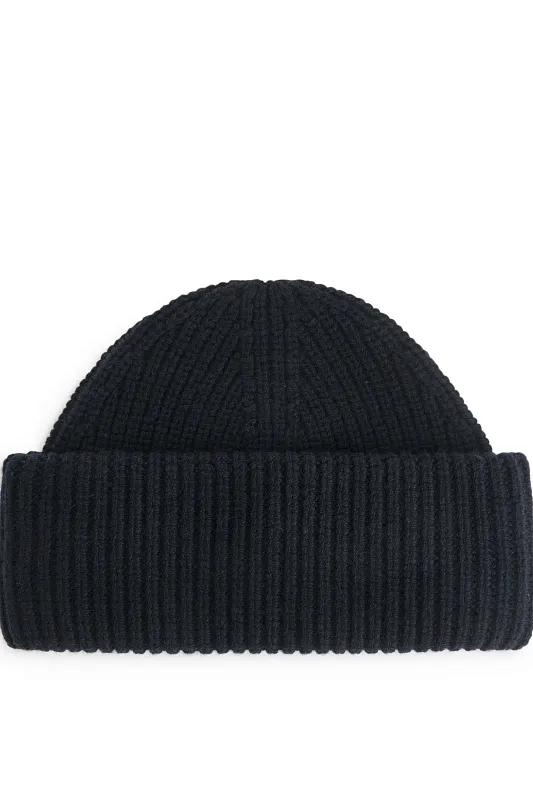 Двойная шапка из шерсти ARKET Двойная шапка из шерсти ARKET