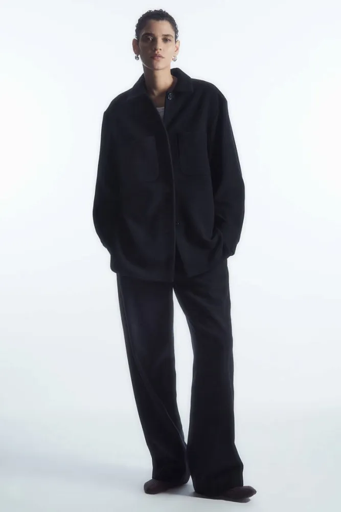 Шерстяная куртка-рубашка с накладными карманами COS