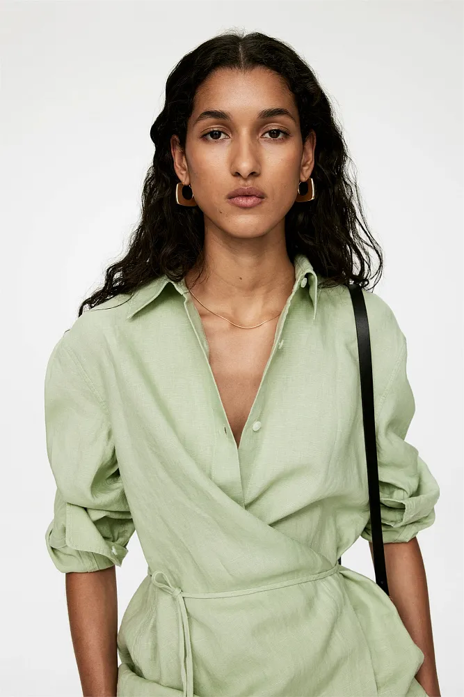 Льняная рубашка с запахом ARKET