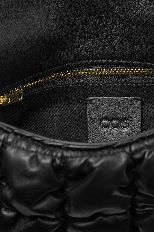 Стеганая сумка кроссбоди COS   Стеганая сумка кроссбоди COS