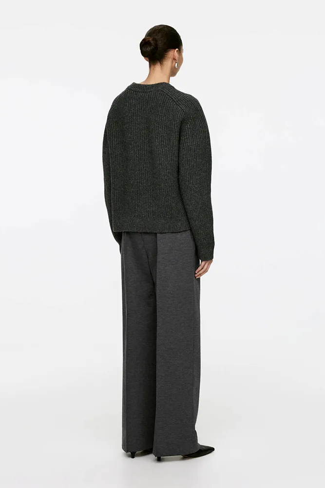 Брюки со складками ARKET