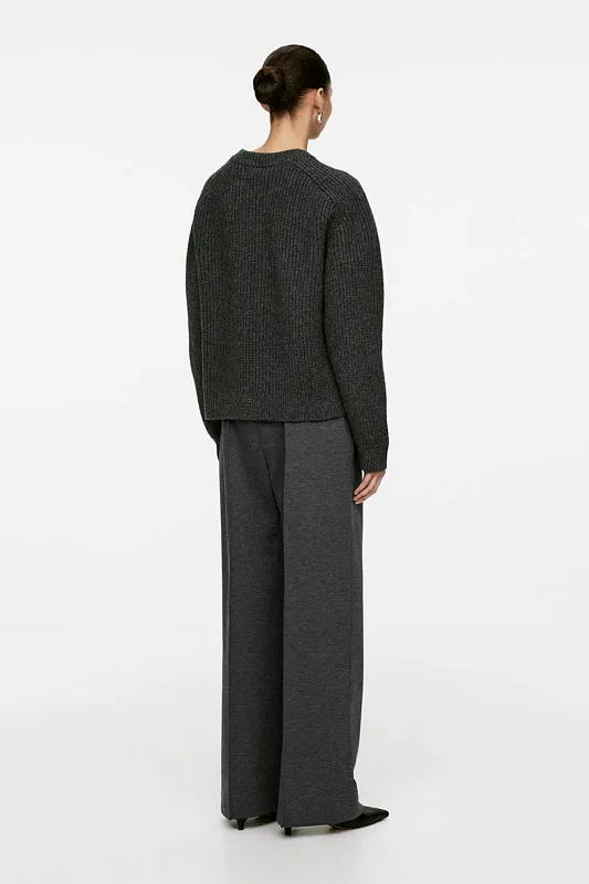 Брюки со складками ARKET Брюки со складками ARKET