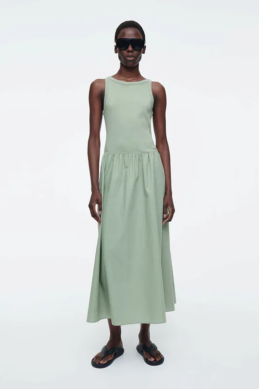 Платье макси с контрастными вставками Платье макси с контрастными вставками